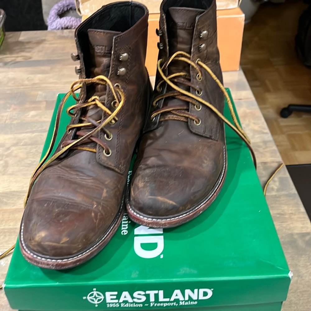 Mens Eastland oil finished genuine leather boots